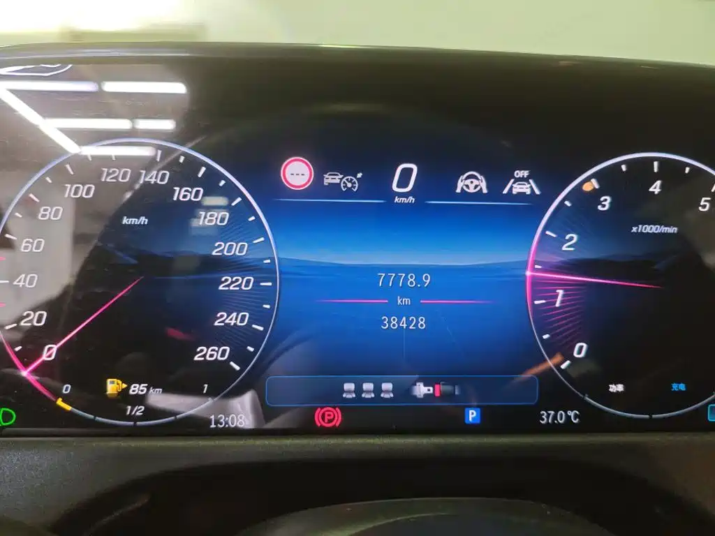 Mercedes-Benz E-Class — миниатюра 8