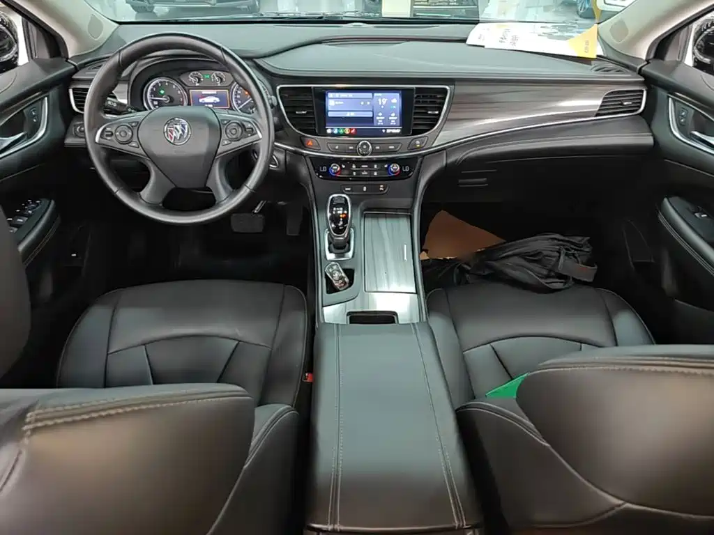 Buick LaCrosse — миниатюра 10