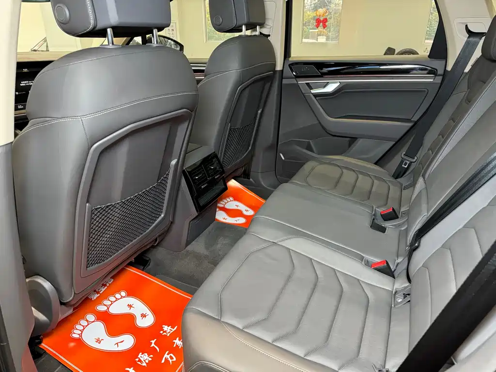 Volkswagen Touareg — миниатюра 8