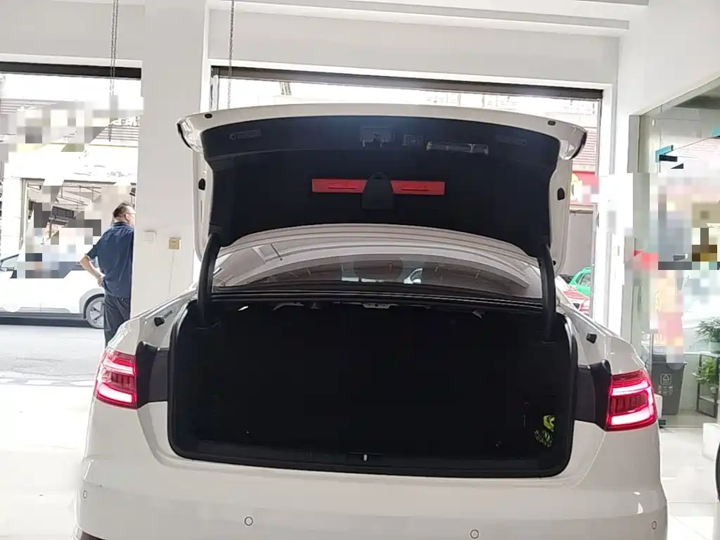 Audi A4L — миниатюра 19