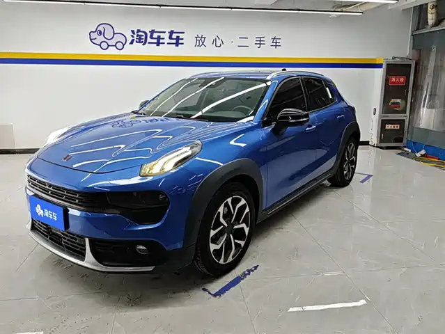 2019 Lynk & Co 02