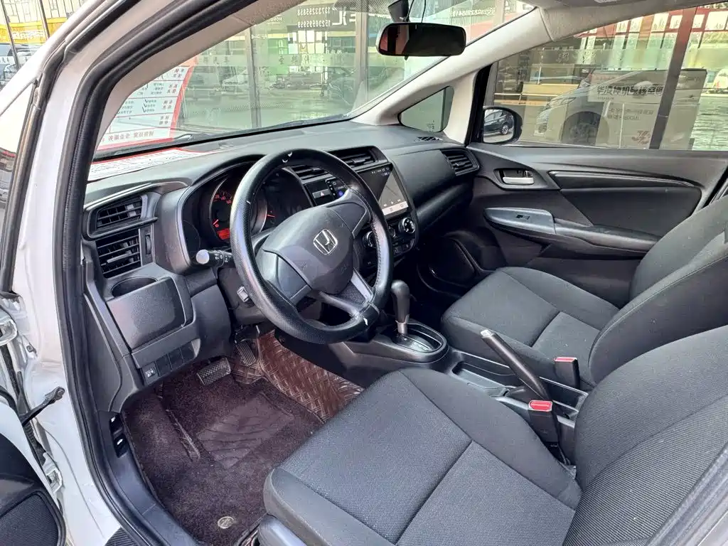 Honda Fit — миниатюра 5