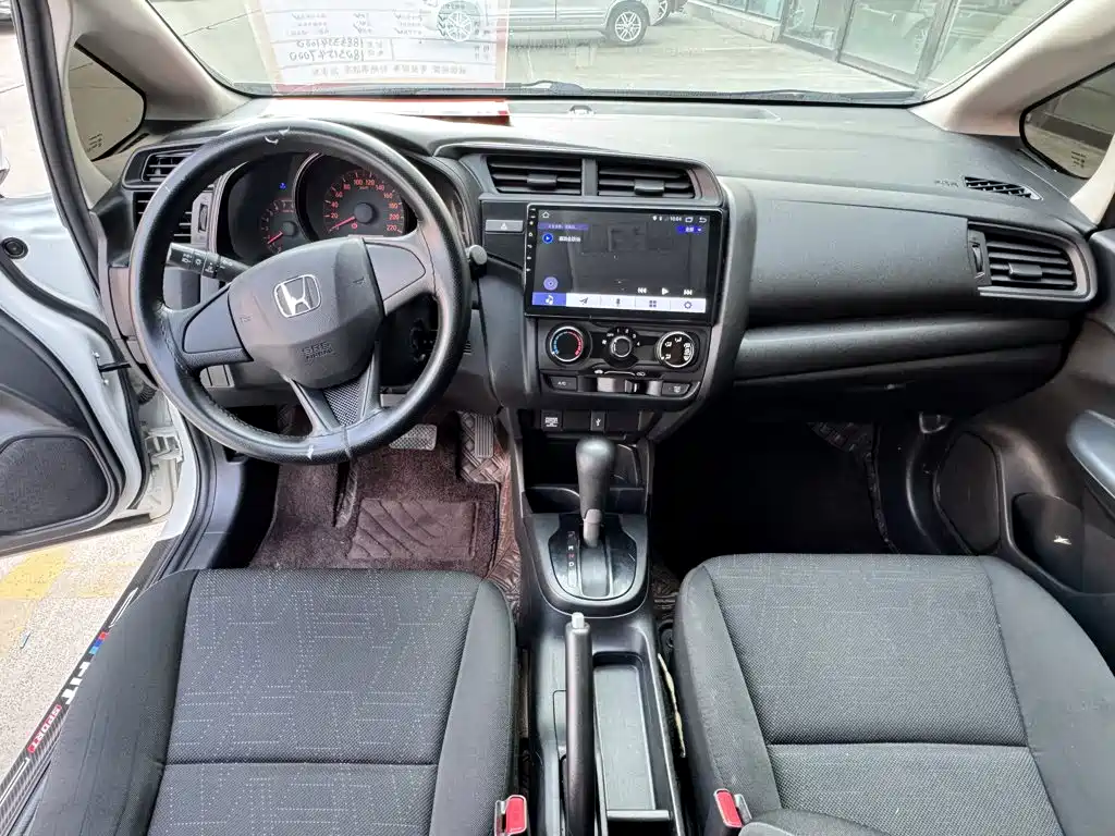 Honda Fit — миниатюра 6