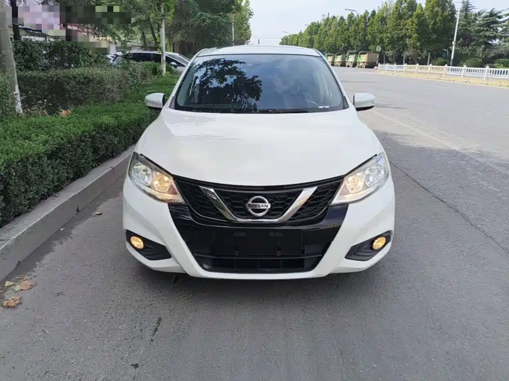 Nissan Tiida — миниатюра 3