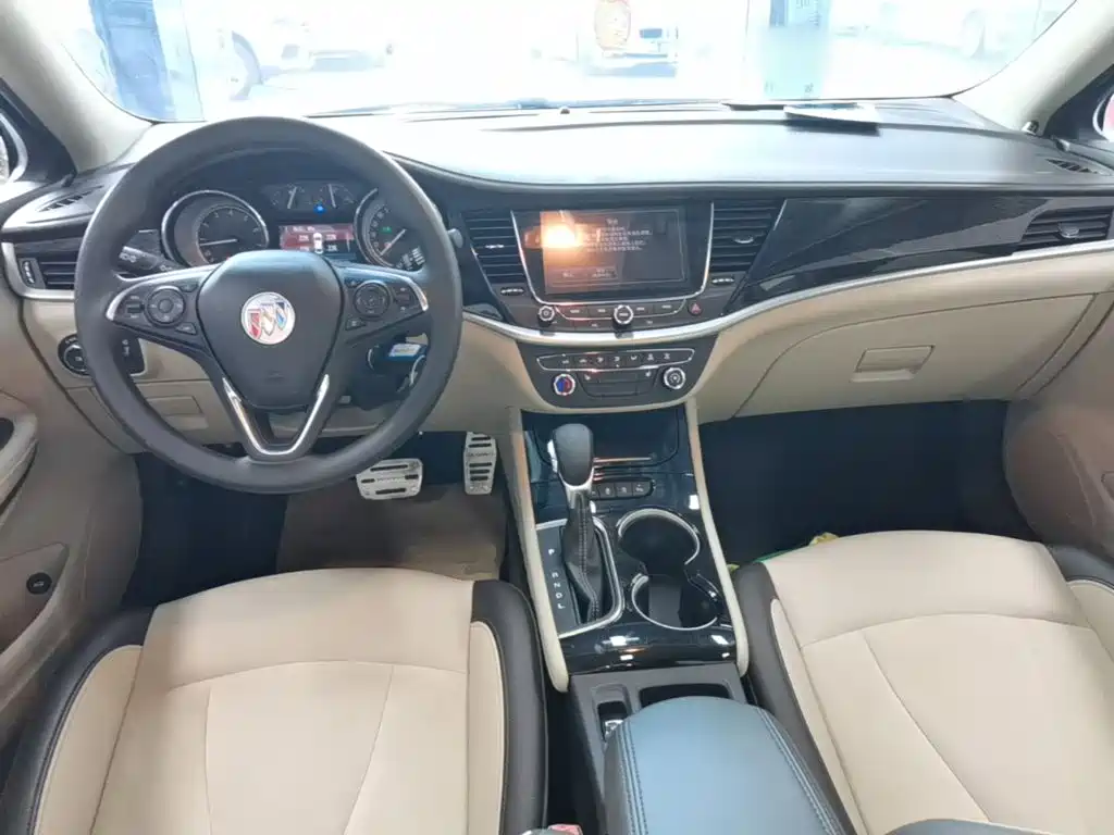 Buick Verano — миниатюра 10