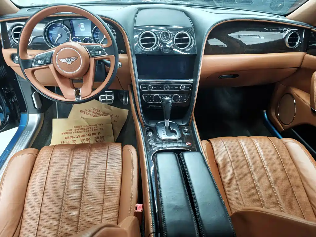 Bentley Flying Spur — миниатюра 6