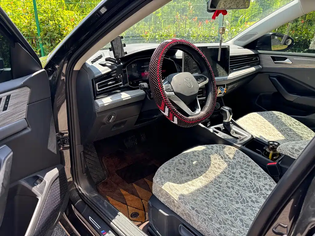 Volkswagen Sagitar 2025 300TSI DSG