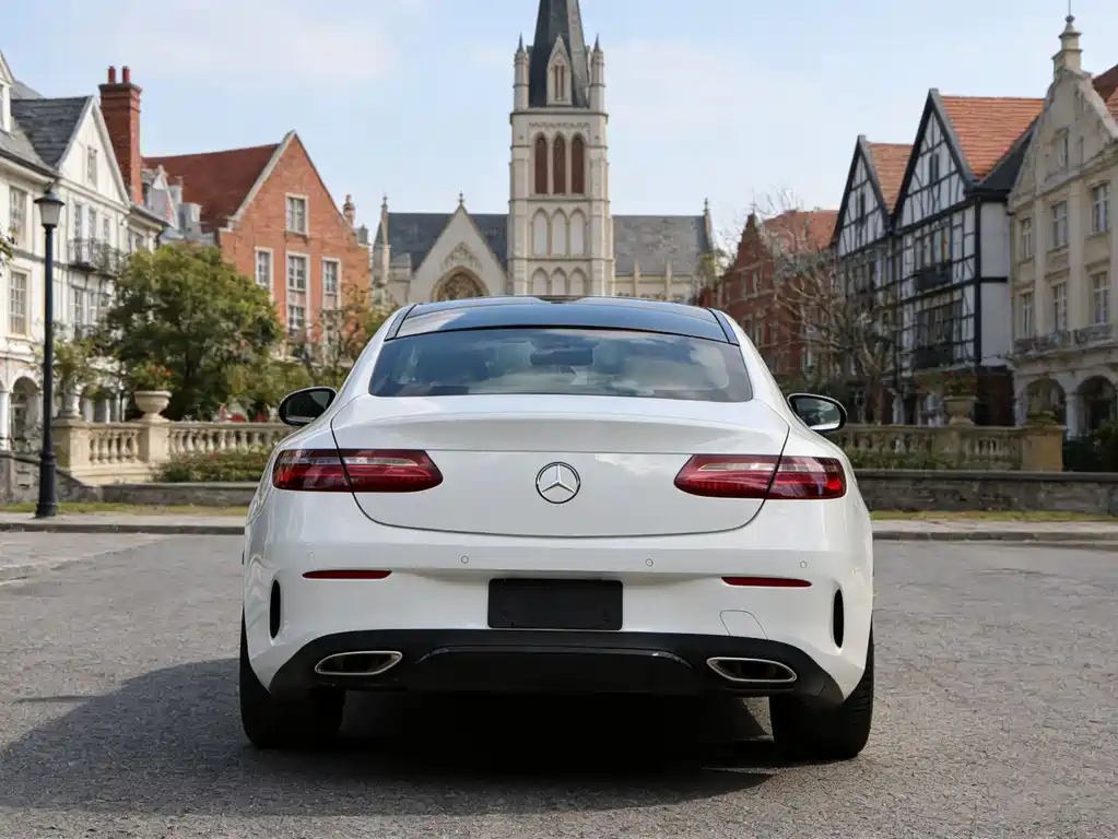 MERCEDES-BENZ E CLASS