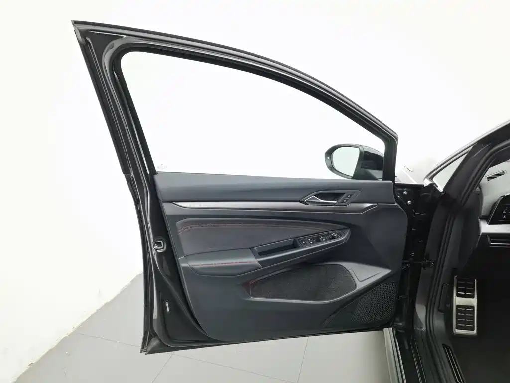 Volkswagen Golf GTI — миниатюра 8