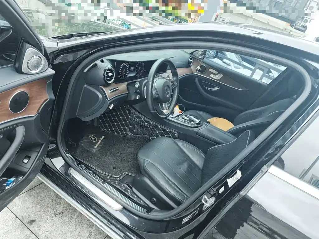 Mercedes-Benz E-Class — миниатюра 21