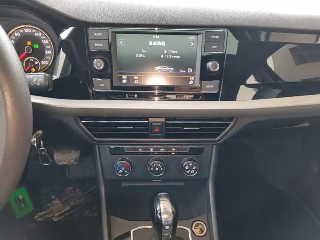 Volkswagen Lavida — миниатюра 13