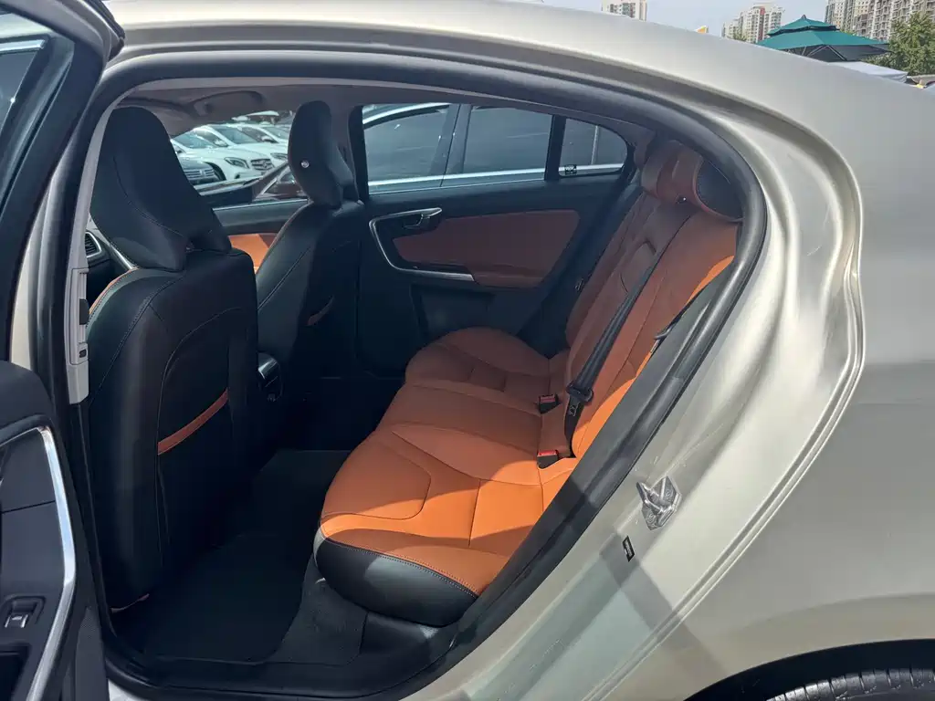 Volvo S60 — миниатюра 8
