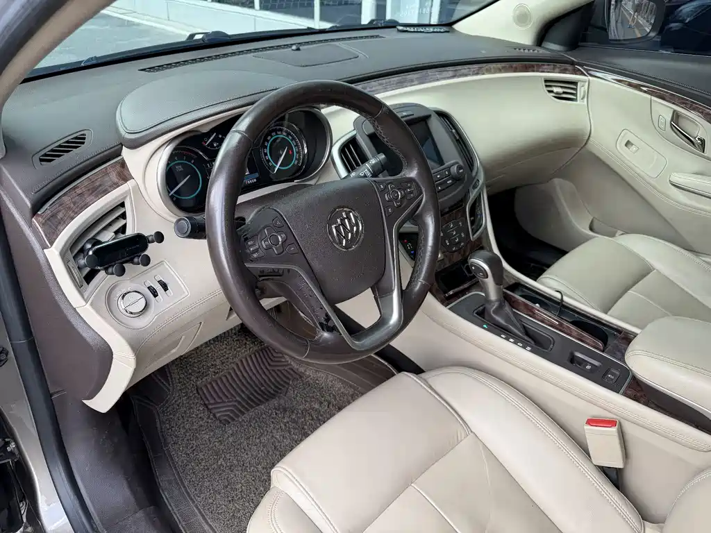 Buick LaCrosse — миниатюра 5