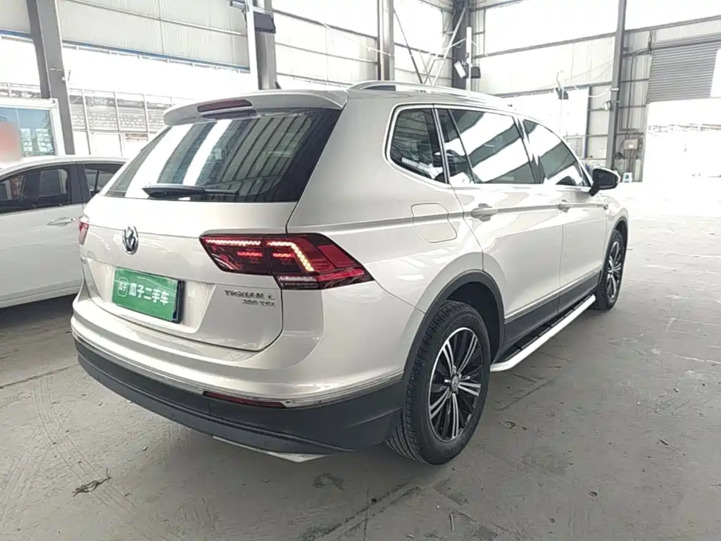 Volkswagen Tiguan L L 2017 380TSI AT Luxury