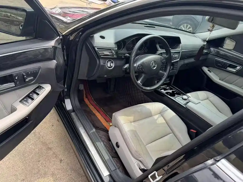 Mercedes-Benz E-Class — миниатюра 6