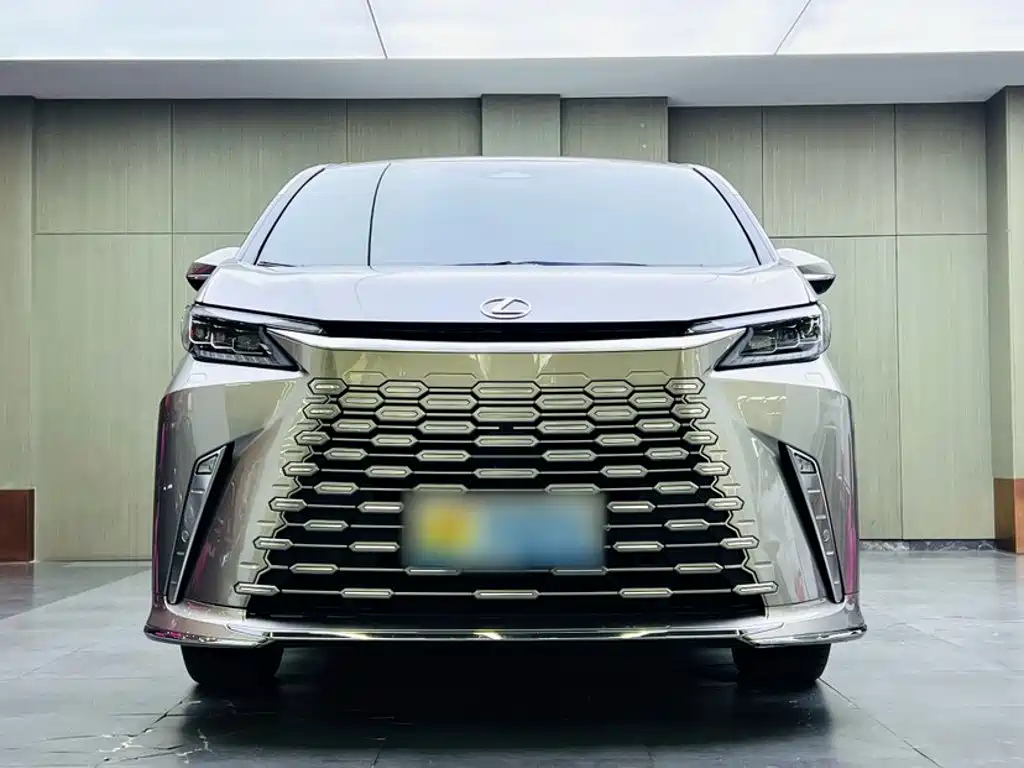 Lexus LM — миниатюра 9
