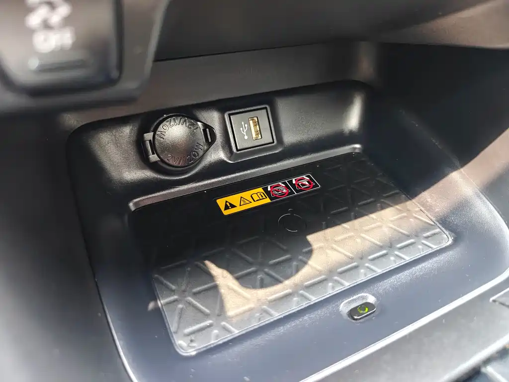 Toyota RAV4 — миниатюра 15