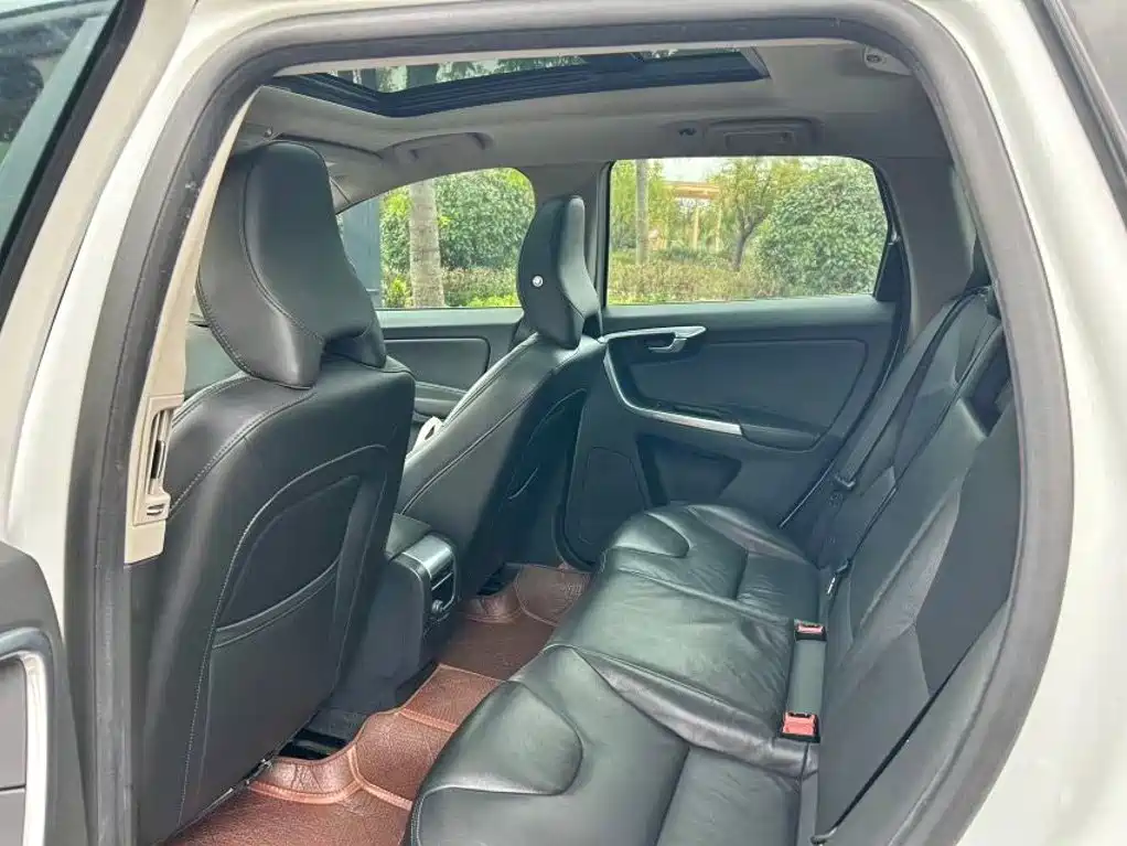 Volvo XC60 — миниатюра 5