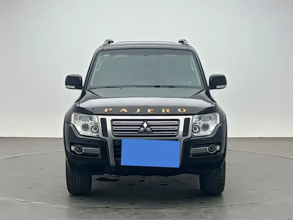 Mitsubishi Pajero (Import) — миниатюра 2