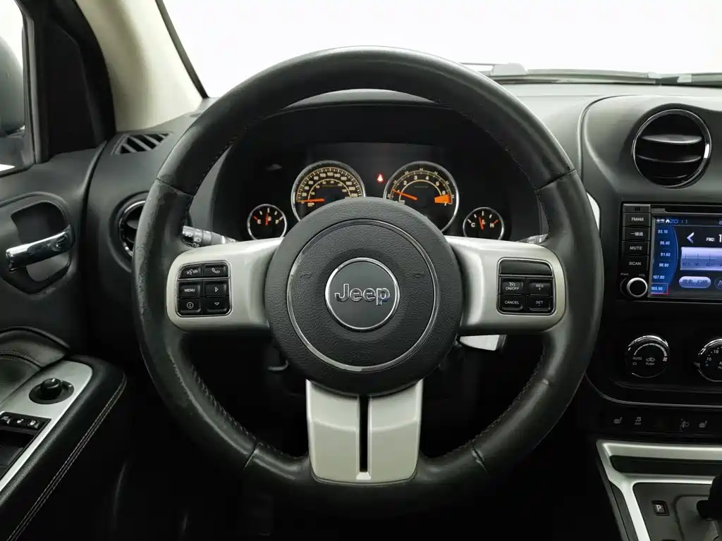 Jeep Compass (Import) — миниатюра 11