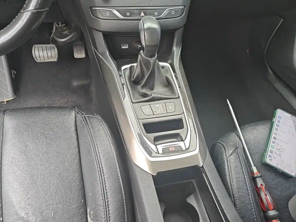 Peugeot 408 — миниатюра 14