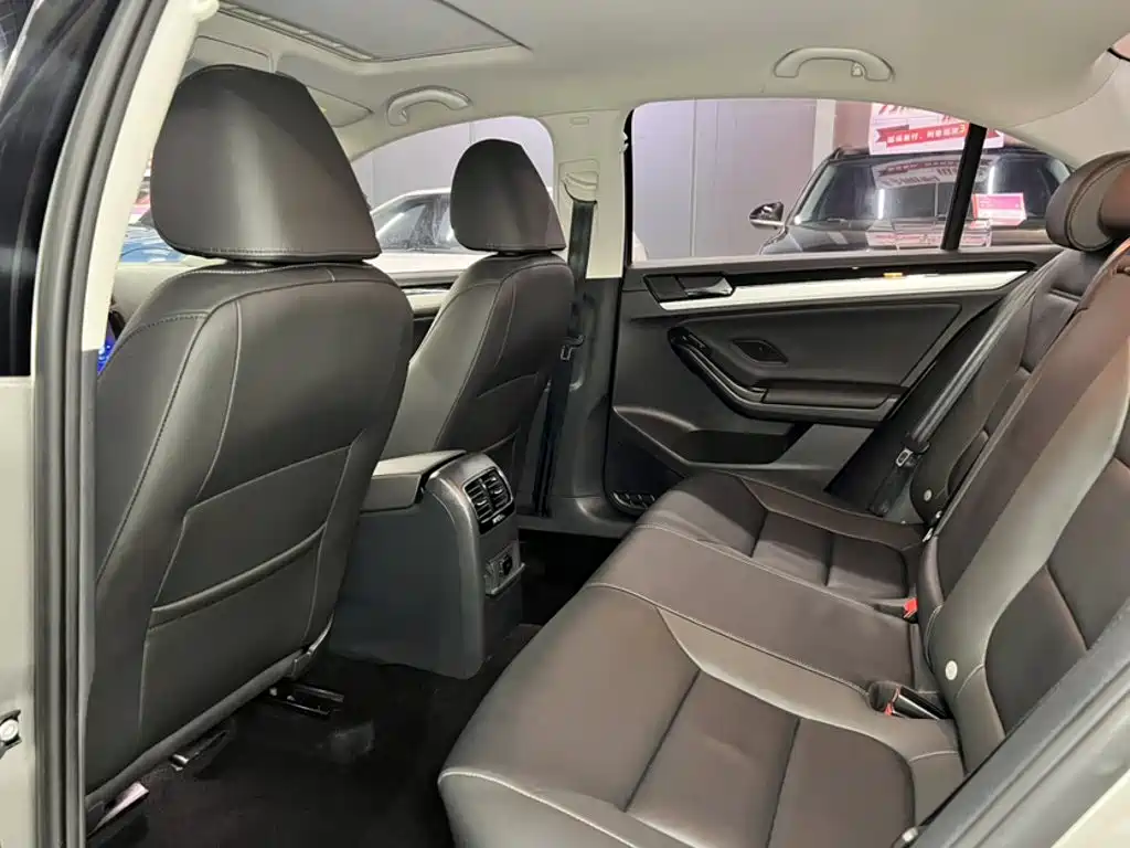 Volkswagen Sagitar — миниатюра 13