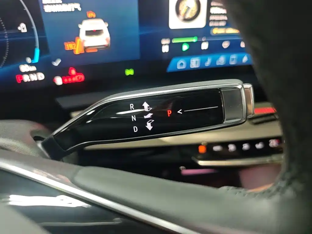 Cadillac IQ — миниатюра 14