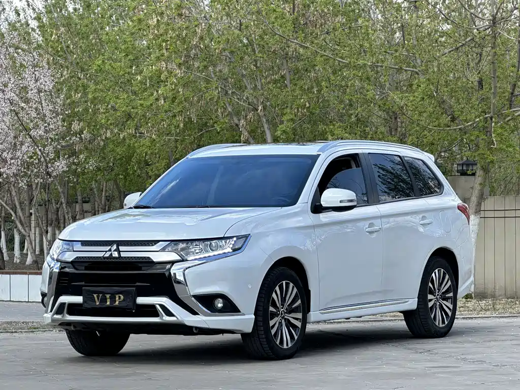 Mitsubishi Outlander 2022