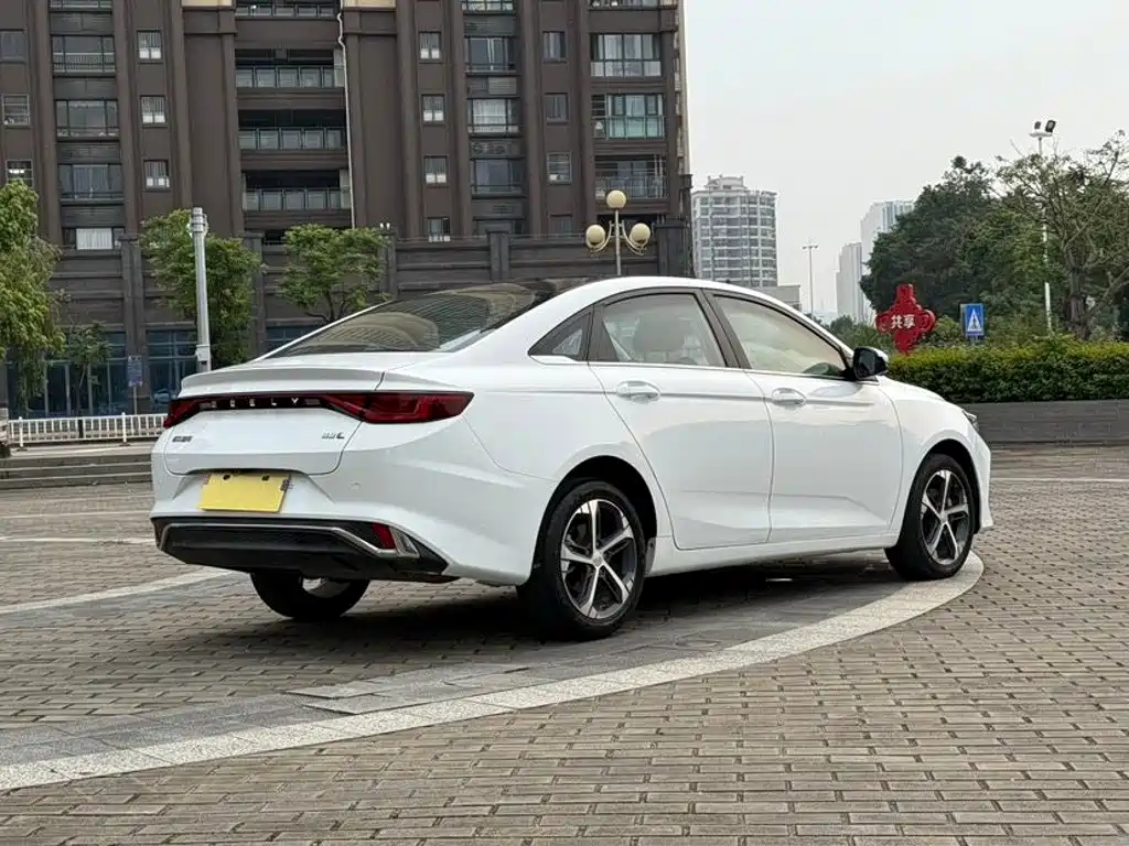 Geely Emgrand L — миниатюра 7