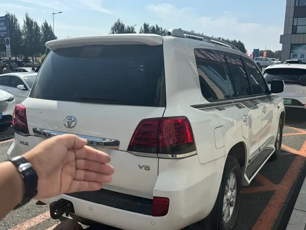 Toyota Land Cruiser — миниатюра 6