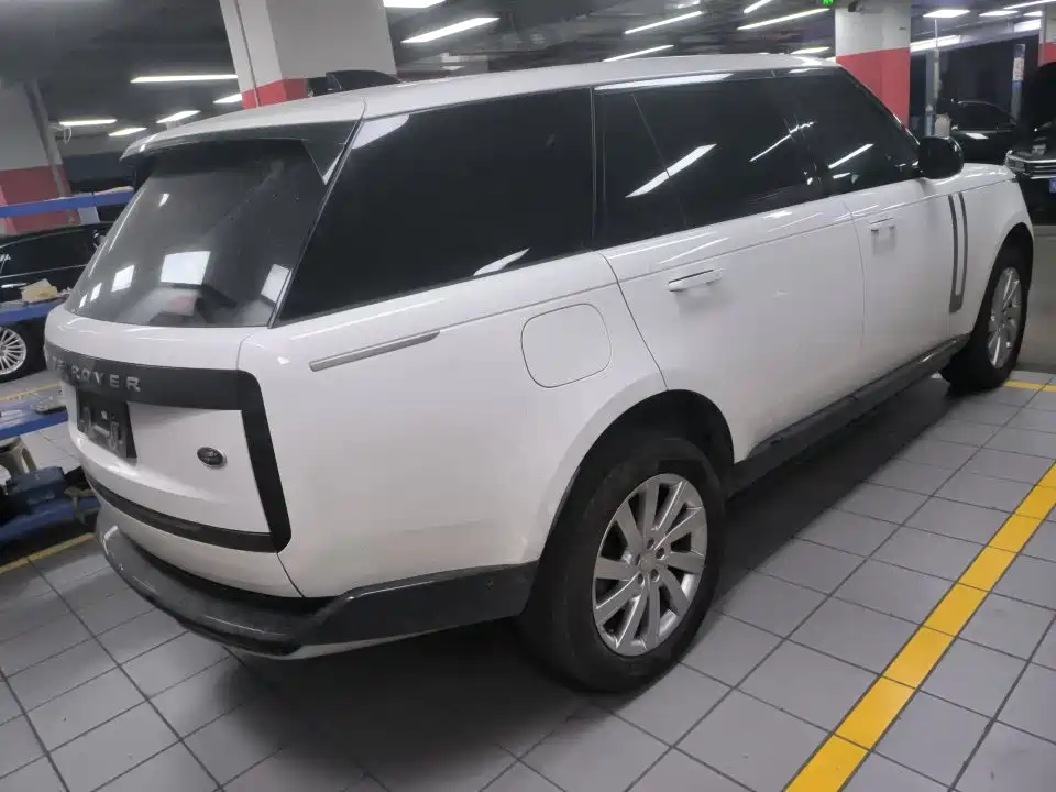 Land Rover Range Rover 2024 3.0 L6 400PS Long Wheelbase мест