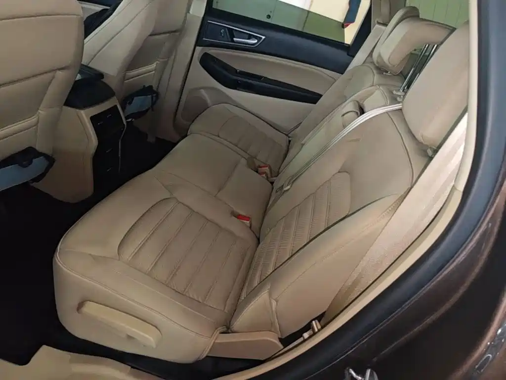 Ford Edge — миниатюра 17