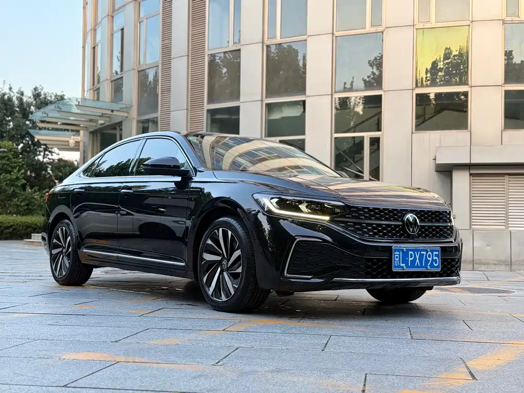 Volkswagen Passat 2023 330TSI Elite