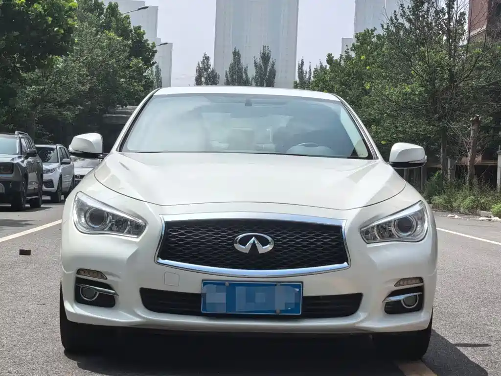 Infiniti Q50L 2016 2.0T Comfort