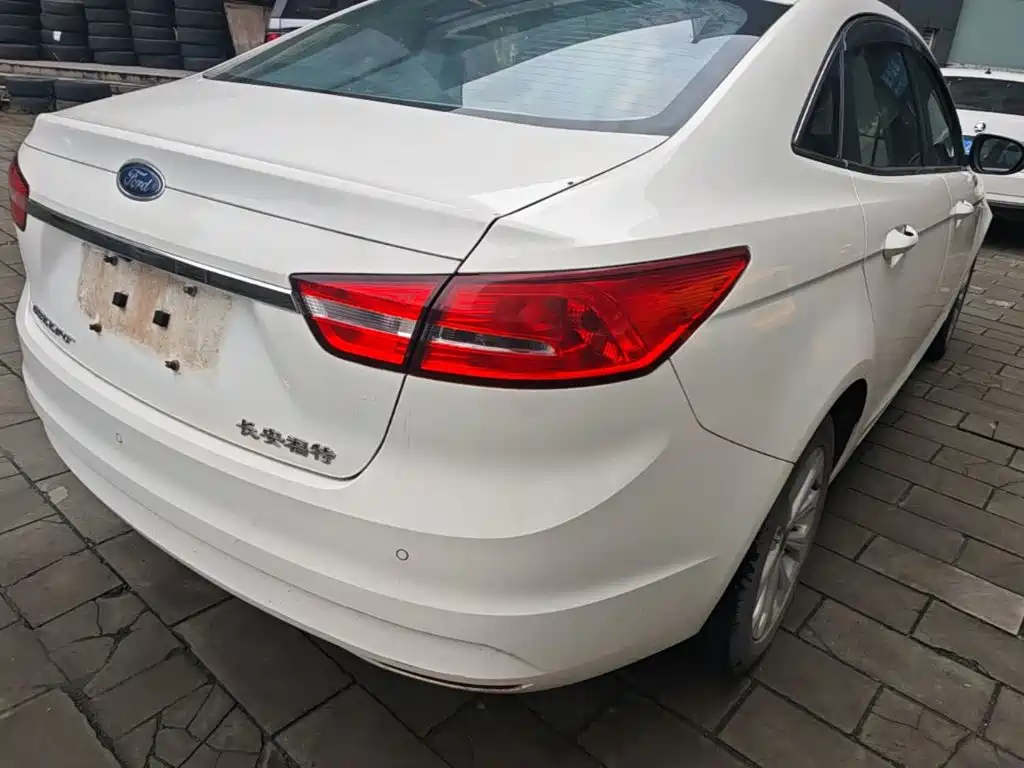 Ford Escort — миниатюра 8