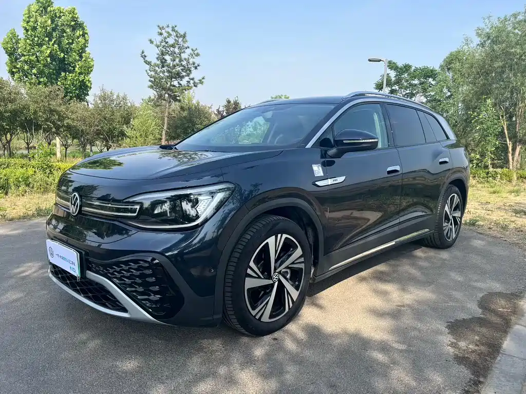 VOLKSWAGEN ID.6 CROZZ