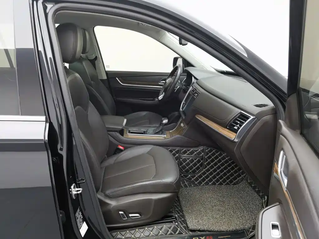 Roewe RX8 — миниатюра 23