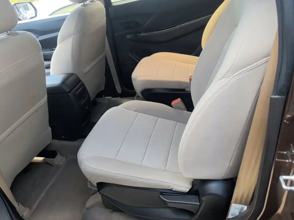 Wuling Hongguang — миниатюра 17