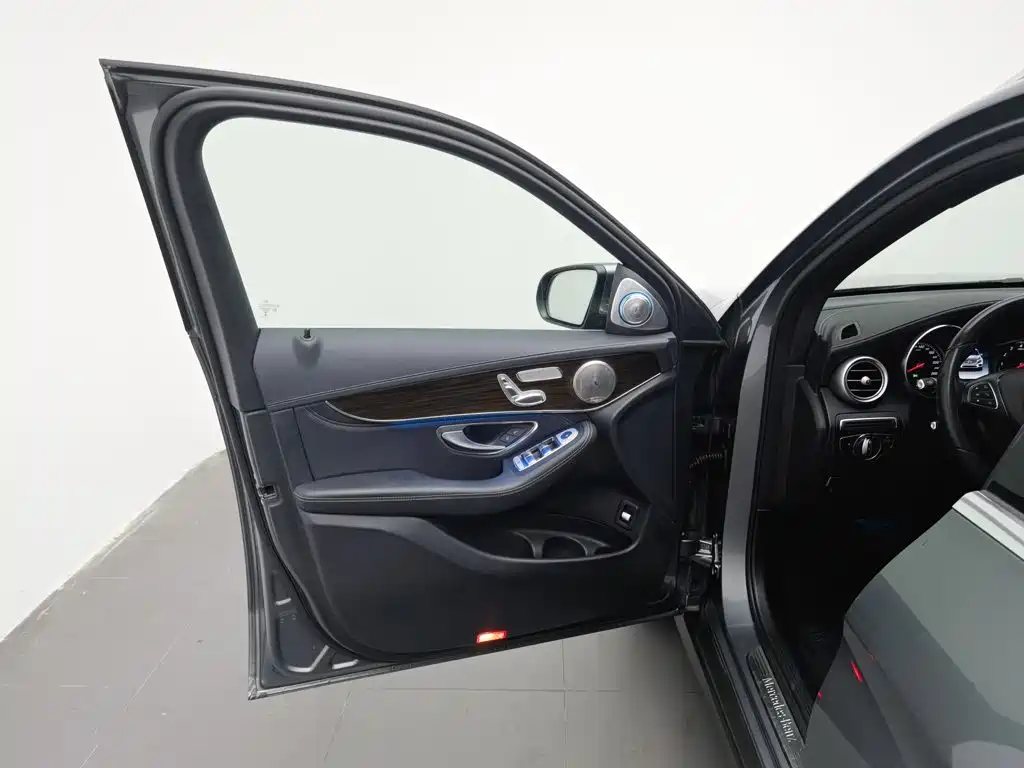 Mercedes-Benz GLC — миниатюра 8
