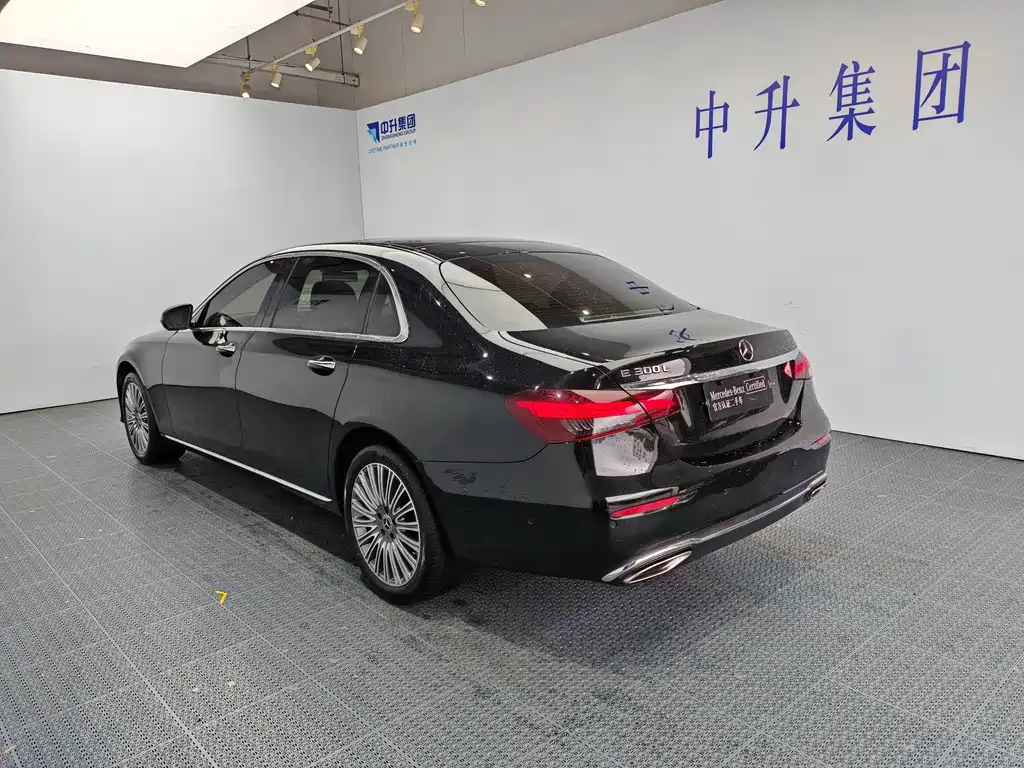 Mercedes-Benz E-Class — миниатюра 4