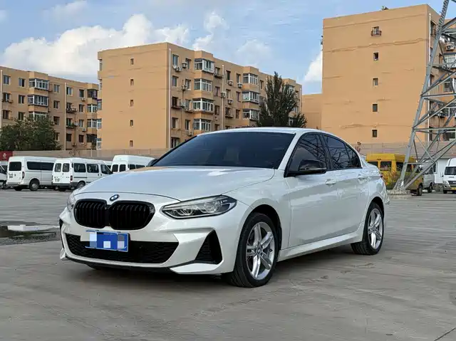 BMW  1 SERIES 2022