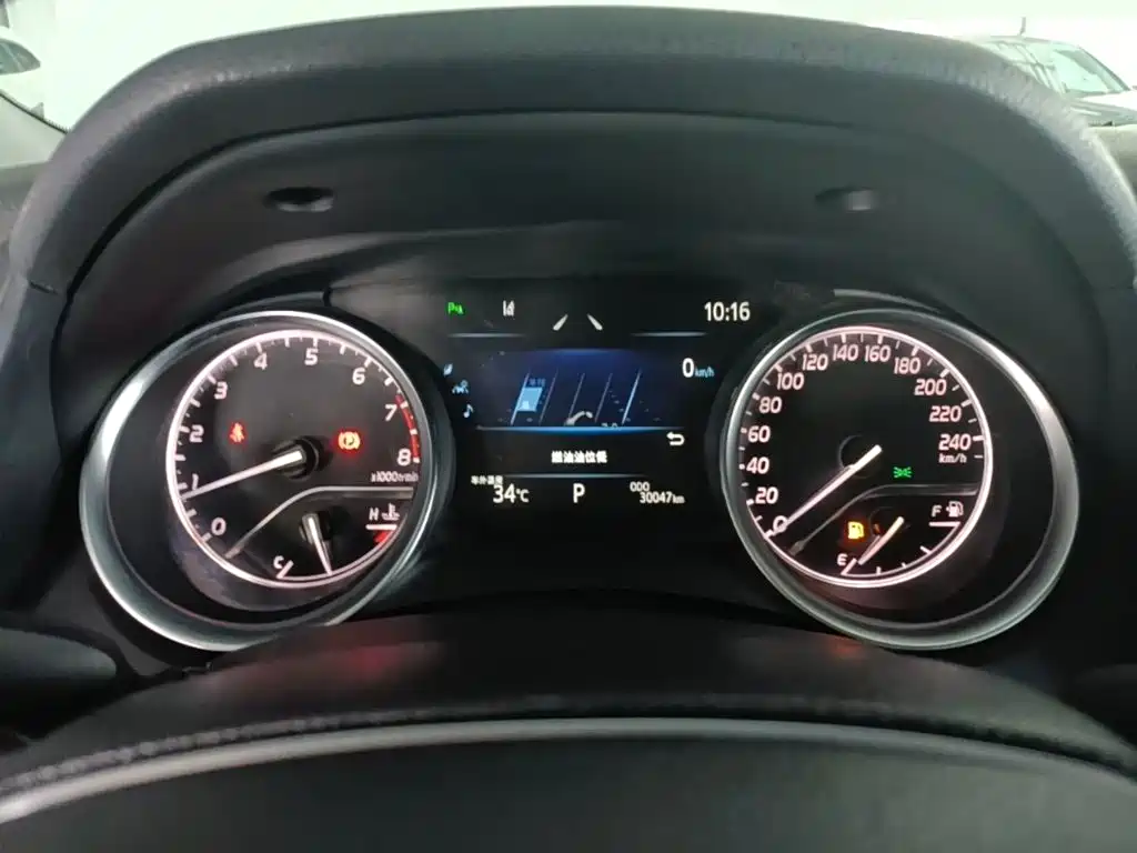 Toyota Camry — миниатюра 12