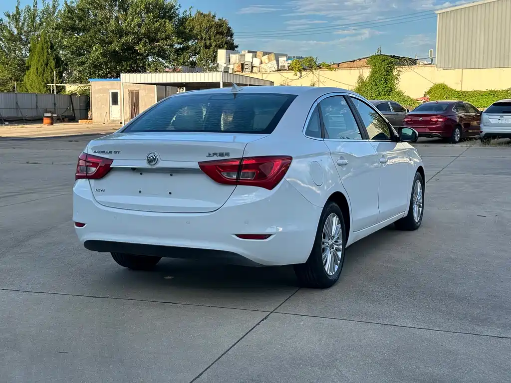Buick Excelle — миниатюра 9