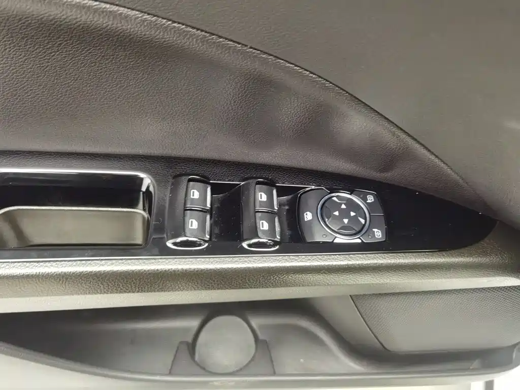 Ford Mondeo — миниатюра 9