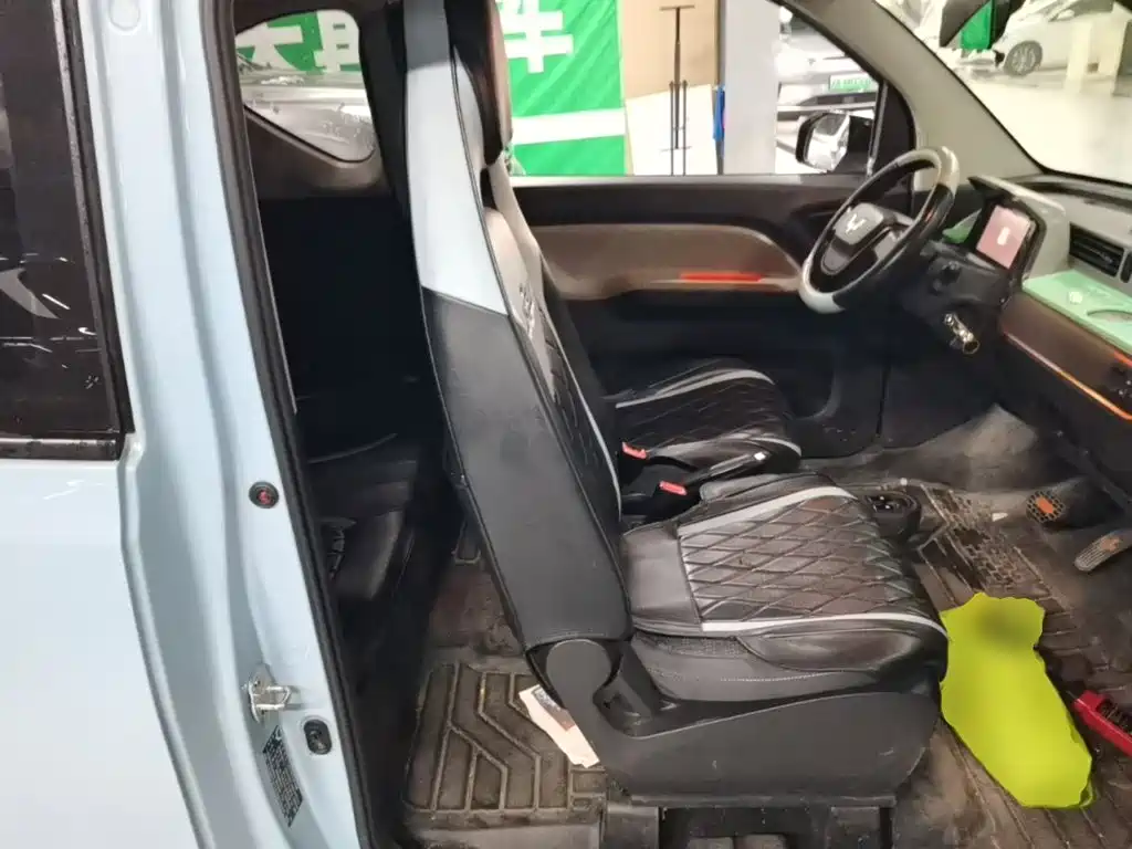 Wuling MINIEV — миниатюра 25