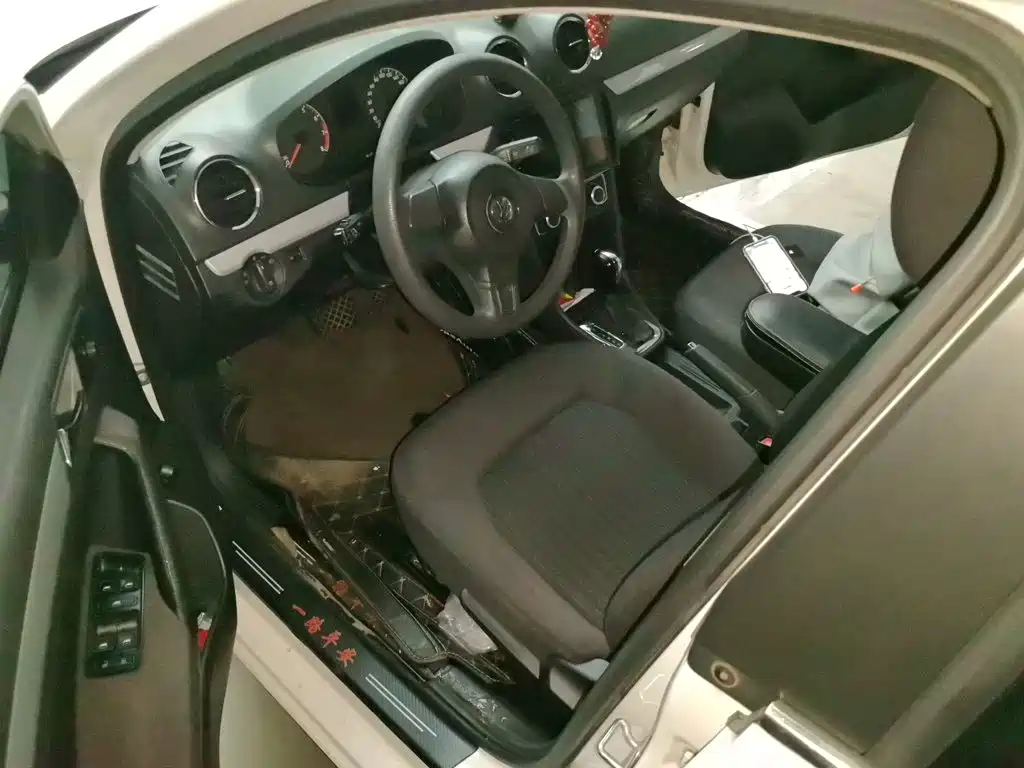 Volkswagen Jetta — миниатюра 14