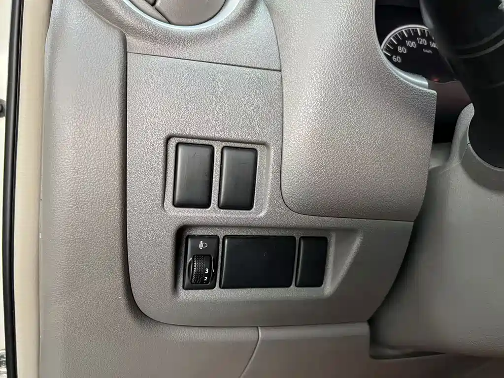Nissan Sunny — миниатюра 13