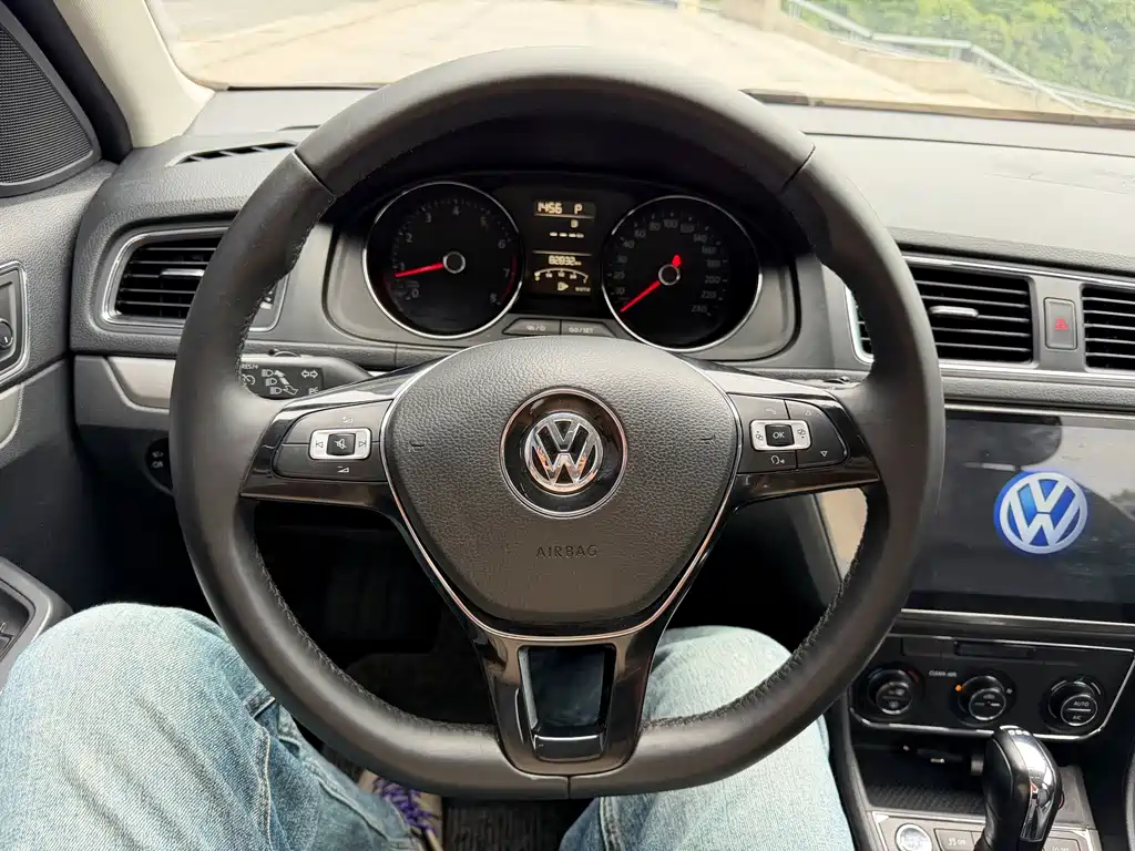 Volkswagen Lavida — миниатюра 17