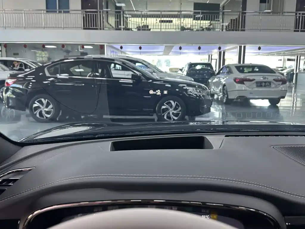 BYD Han — миниатюра 13