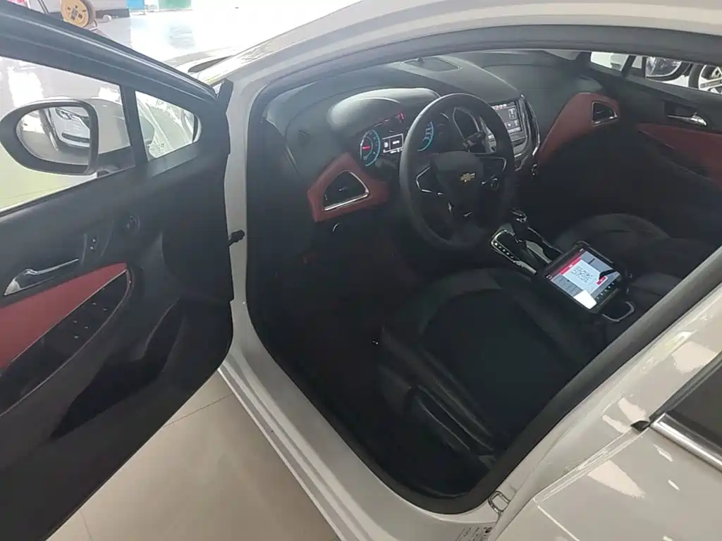 Chevrolet Cruze — миниатюра 16